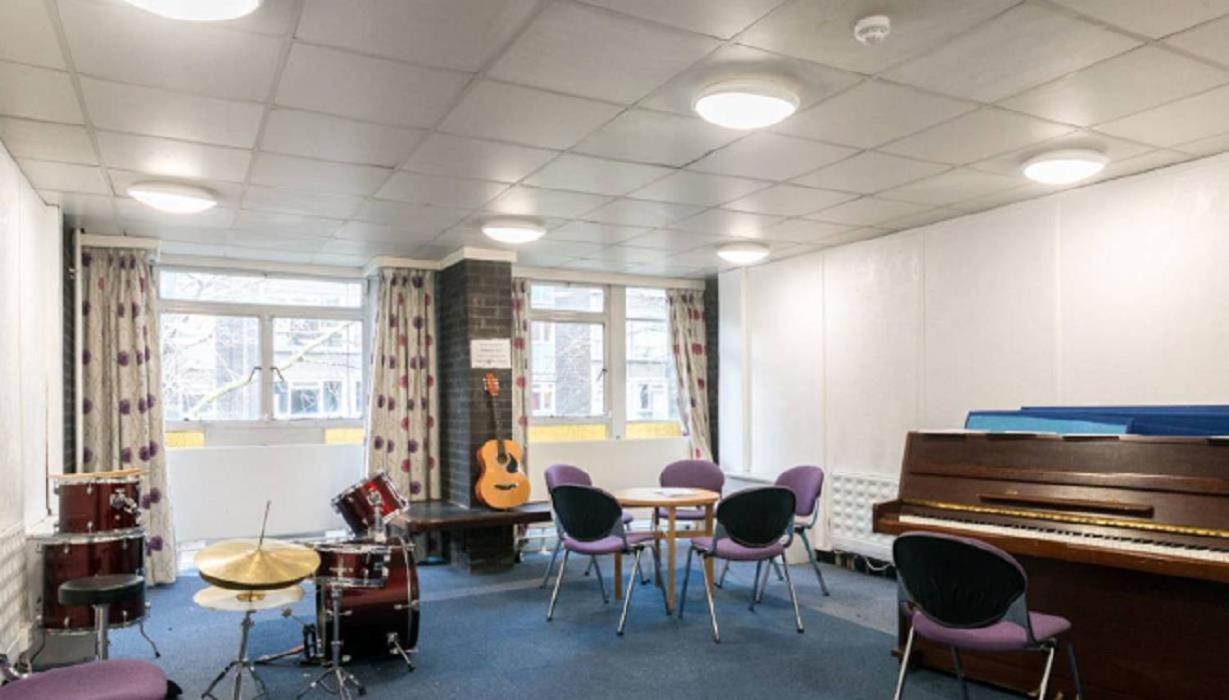 Ifor Evans Hall, Camden London Bagian luar foto