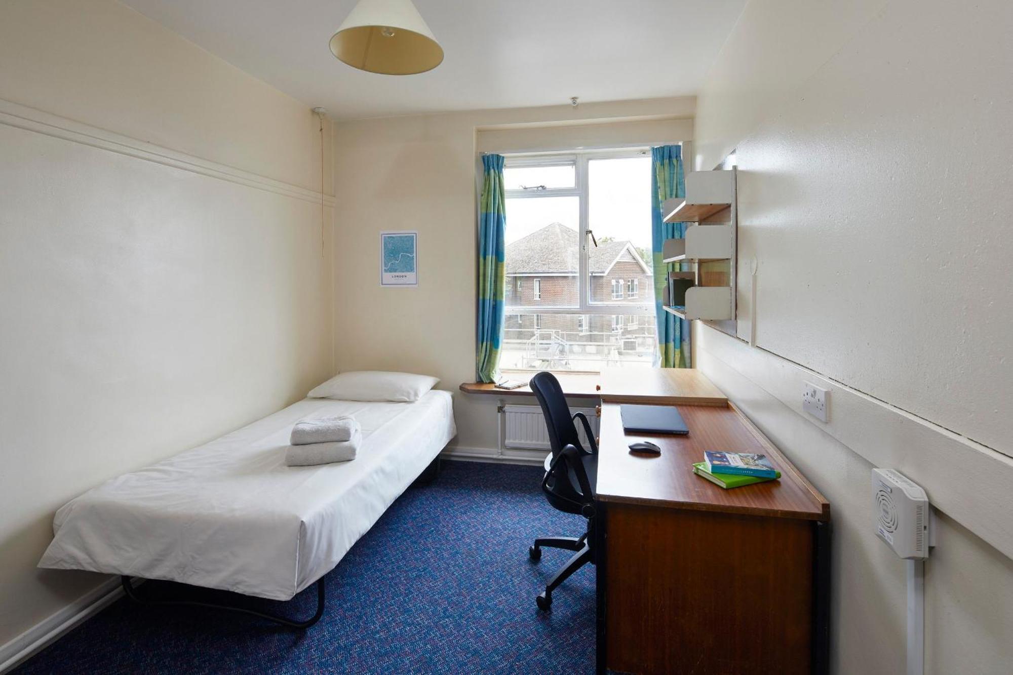 Ifor Evans Hall, Camden London Bagian luar foto