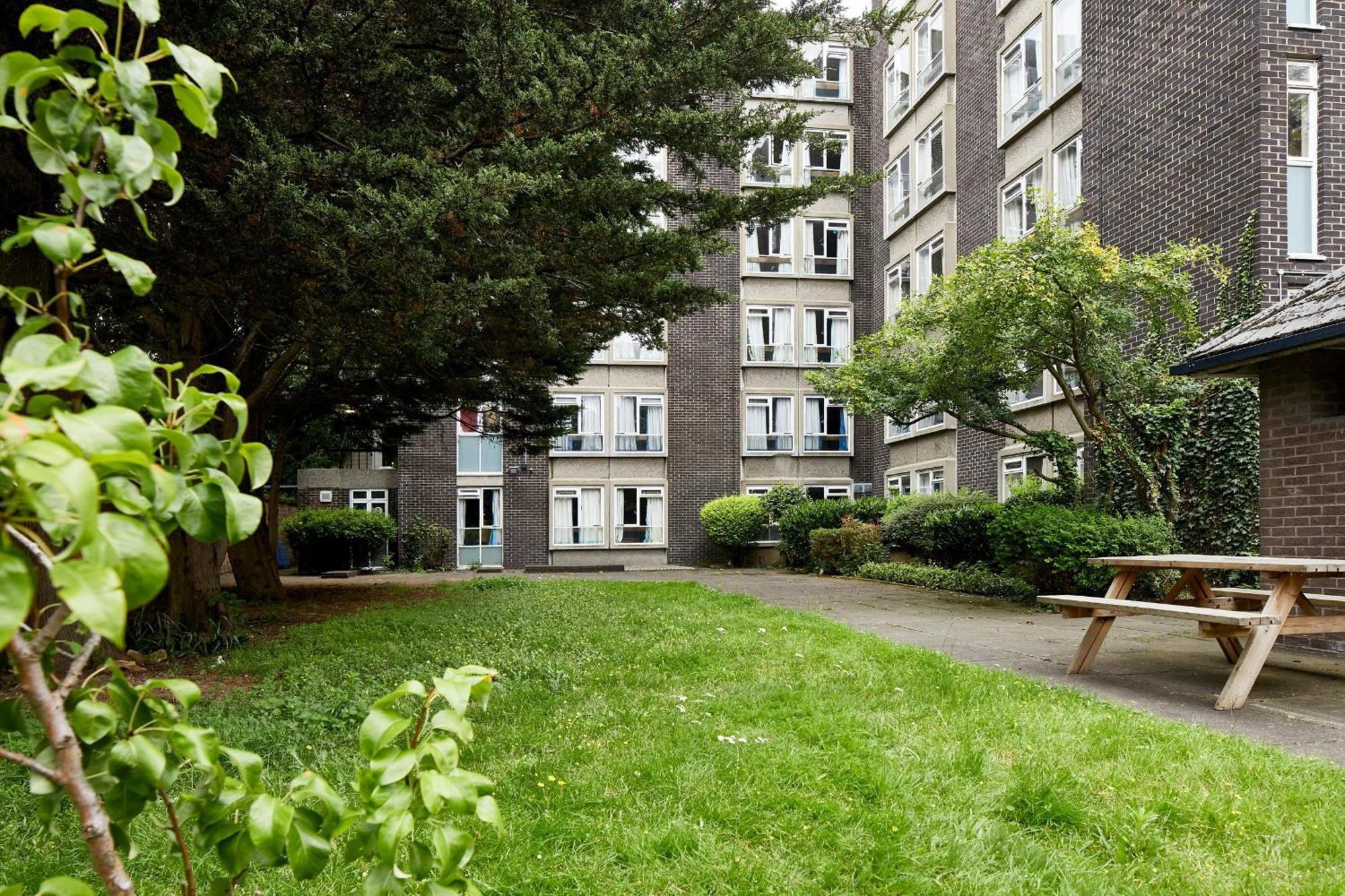 Ifor Evans Hall, Camden London Bagian luar foto