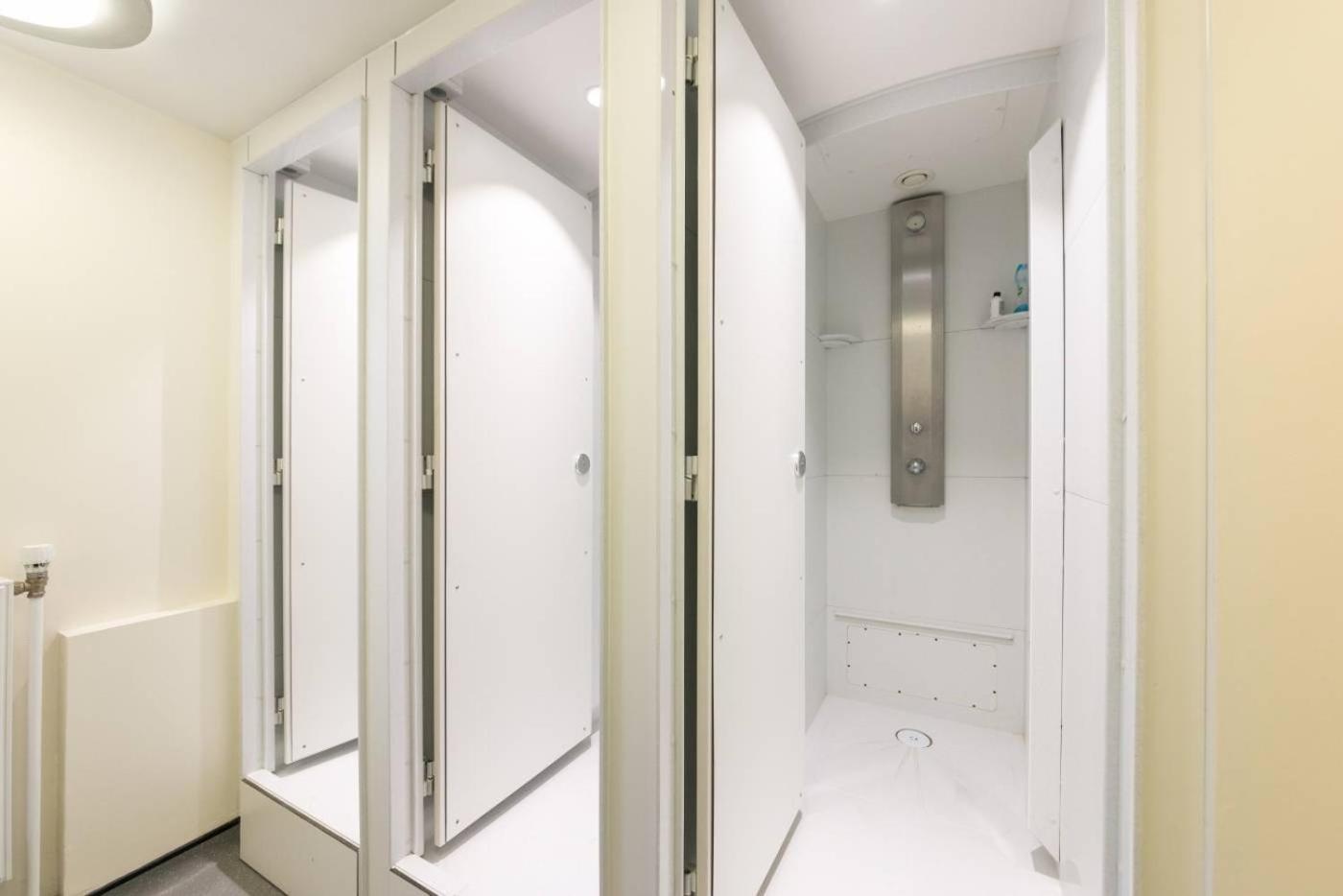 Ifor Evans Hall, Camden London Bagian luar foto